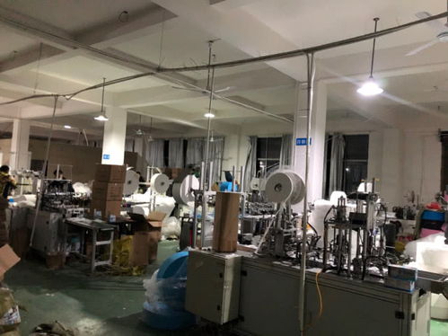 深網(wǎng)丨95后小伙除夕春節(jié)蹲守工廠三天，為湖北親朋搶寄出上萬個(gè)口罩